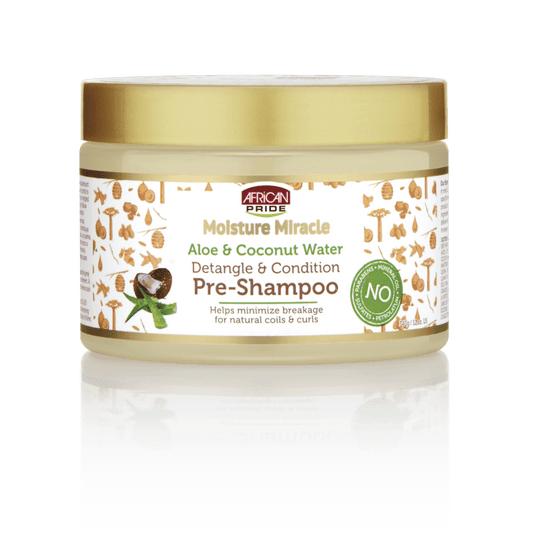 Districa e ammorbidire i capelli afro prima del lavaggio con African Pride Moisture Miracle Pre-Shampoo.