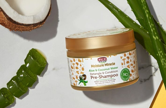 African Pride Moisture Miracle Aloe & Coconut Water Pre-Shampoo lascia i ricci maneggevole e morbidi 340g